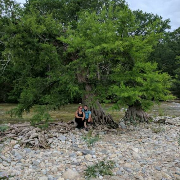 Meet your Posher, Laura - Picture 1 of 1